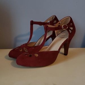 Merlot Vintage Pumps